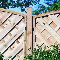 Forest Garden DTS Ultima Fence Post 8ft - 240 x 9 x 9cm 