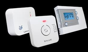 Salus RT500ROF 7 day RF Programmable Stat with one touch energy overide